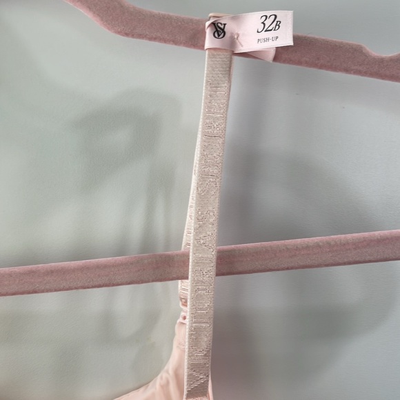 Victoria’s Secret NEW  T-Shirt Push up plunge effect  logo bra straps 32B - Picture 7 of 9